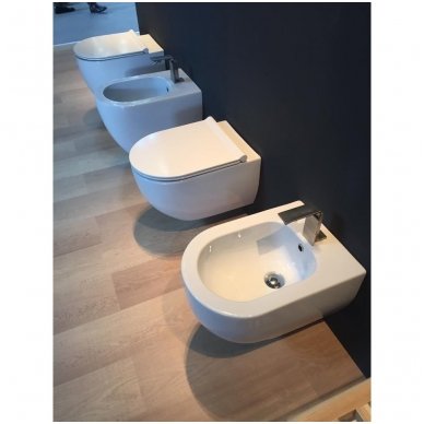 GROHE ir Alice Ceramica Unica RIMLESS su SLIM soft close WC komplektas 13